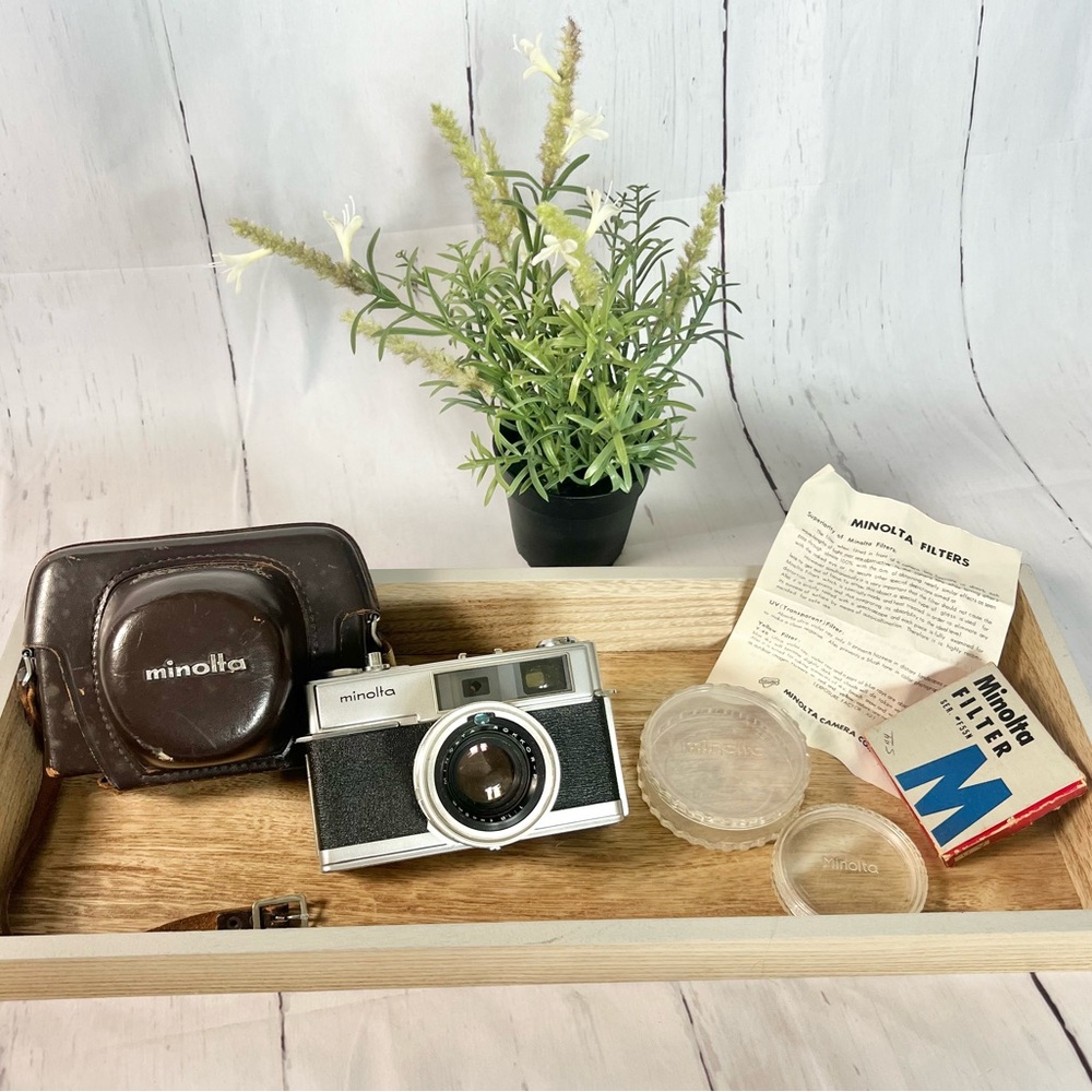 Minolta Hi-Matic 7 Rangefinder Film Camera w/ Rokkor-PF 45mm f/1.8 Lens & Case *